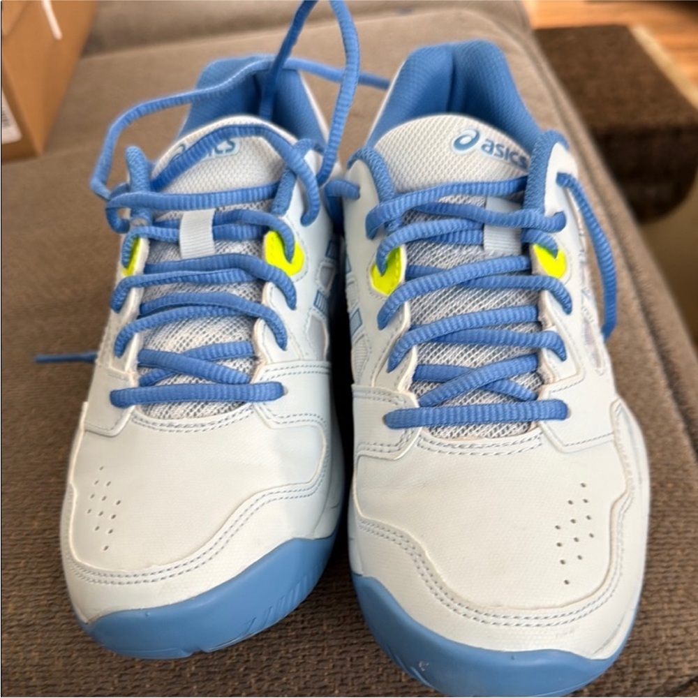 Asics women’s sneakers size 7